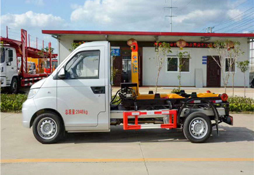 開(kāi)瑞3方拉臂式垃圾車(chē)圖片