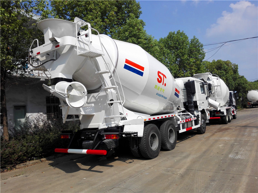 聯(lián)合重卡14方攪拌車(chē)