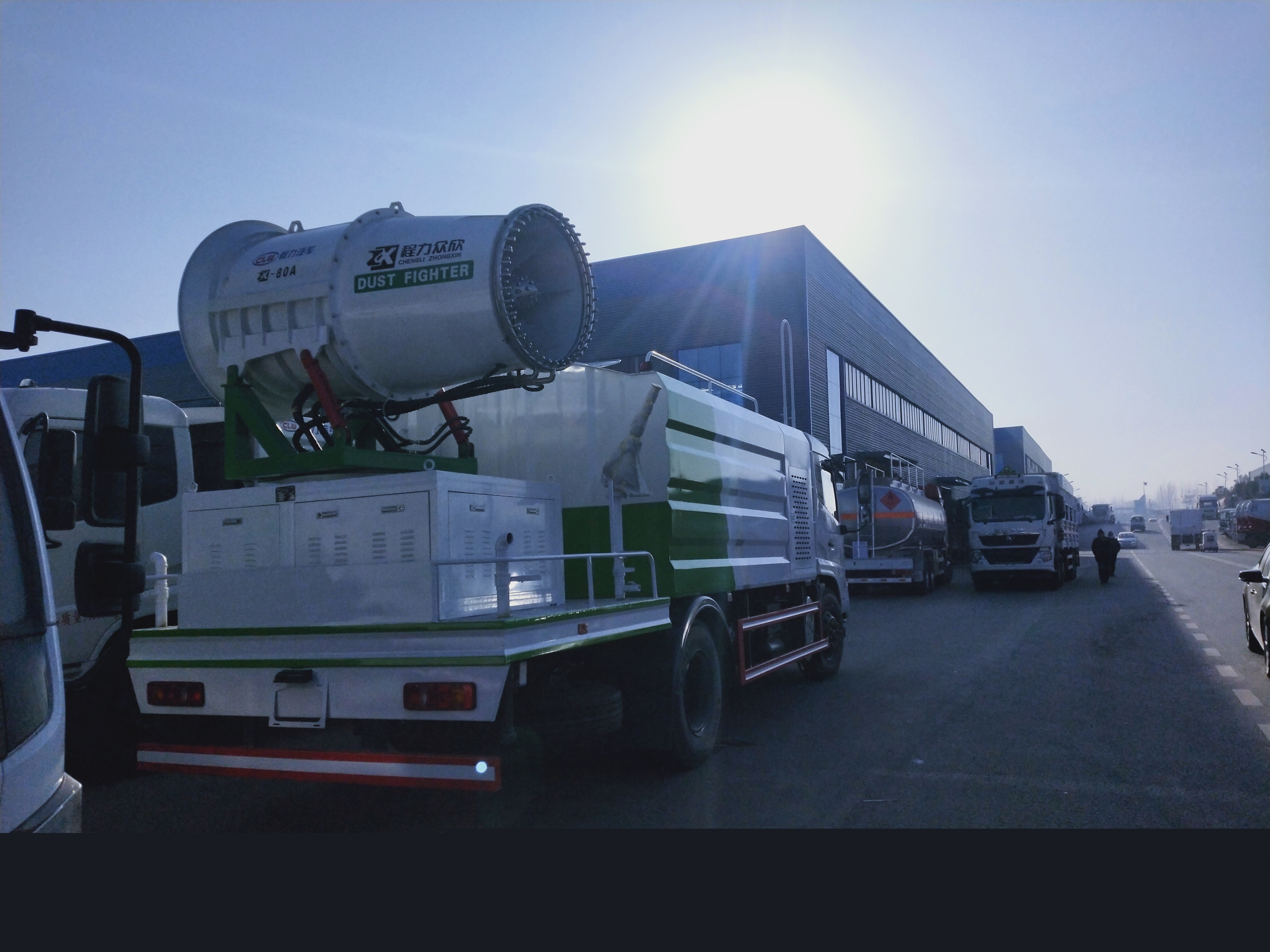 國六100米霧炮車報價東風(fēng)天錦方罐抑塵車11方灑水車210馬力價格