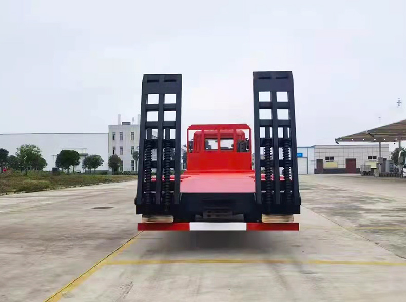 國六東風D17-Z小三軸平板運輸車